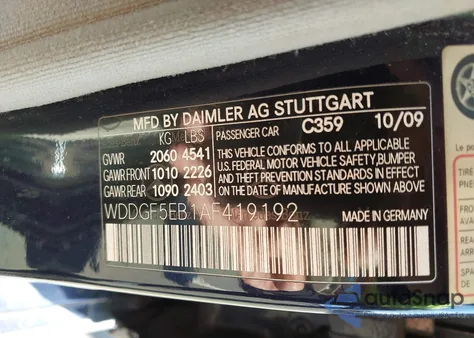 2010 Mercedes-Benz C 300 Luxury/Sport z USA, uszkodzony, nr VIN WDDGF5EB1AF419192